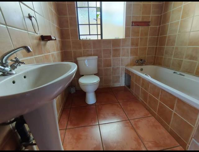 2 BEDROOM TOWNHOUSE FOR SALE IN HESTEAPARK